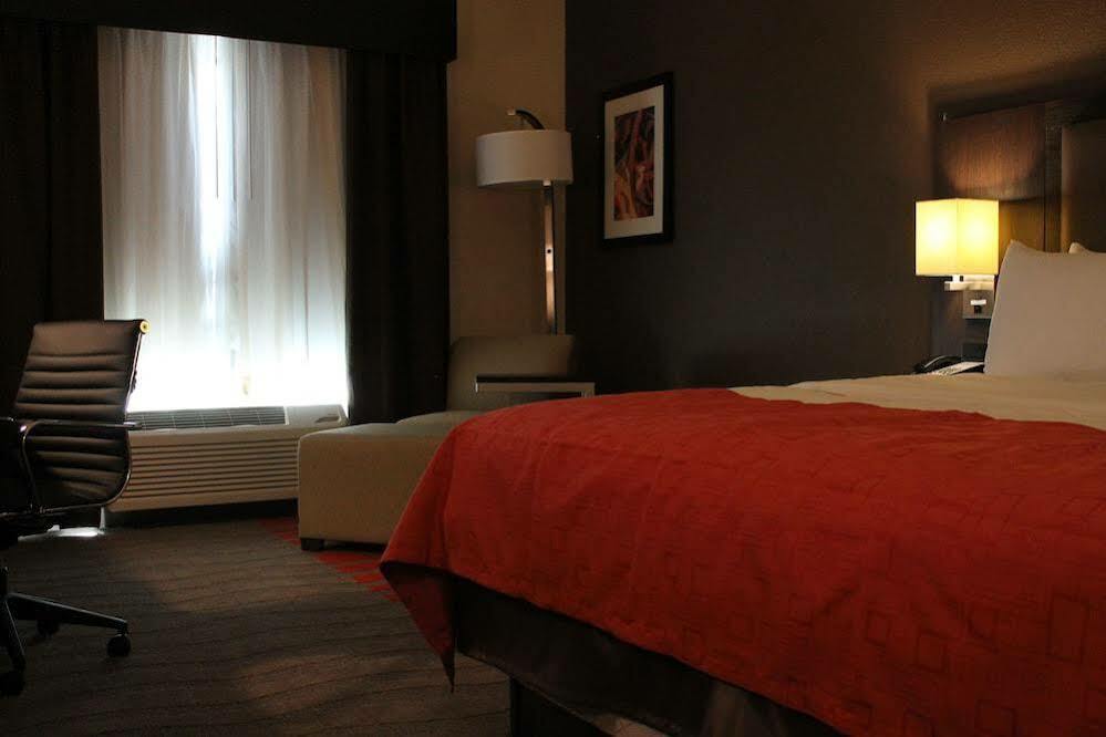Holiday Inn Express Hotel & Suites Glasgow By Ihg Exterior foto
